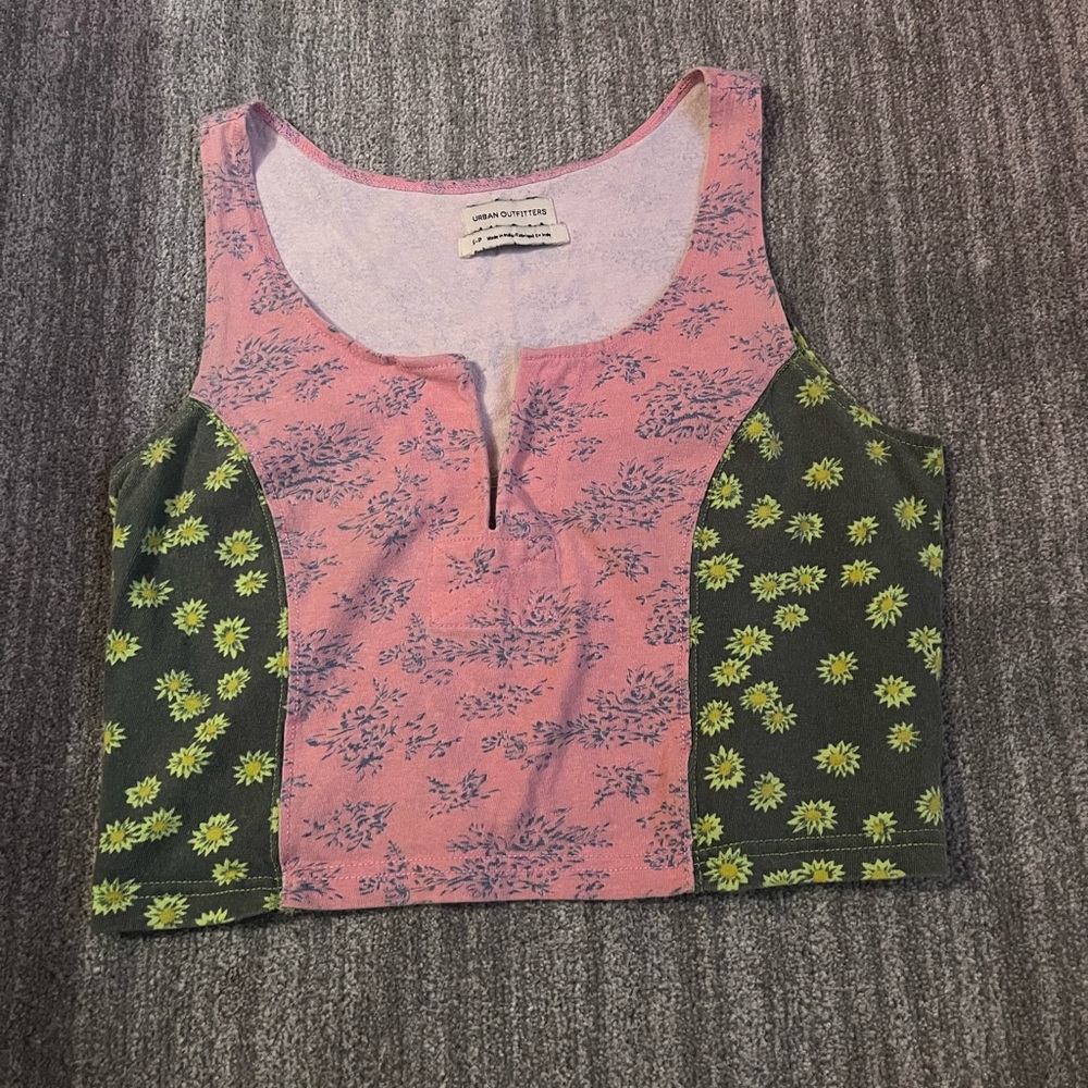 URBAN OUTFITTERS PATTERN TOP